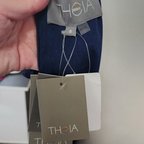 Theia NWT $1095 Bree Cap-Sleeve Floral Beaded Evening Gown Navy Blue size 8 - Picture 13 of 15